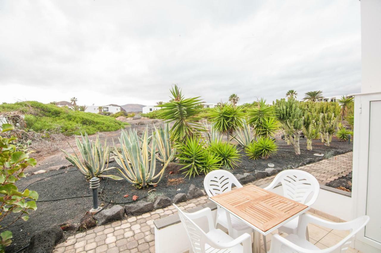 Charco Del Palo Bungalows Exterior photo